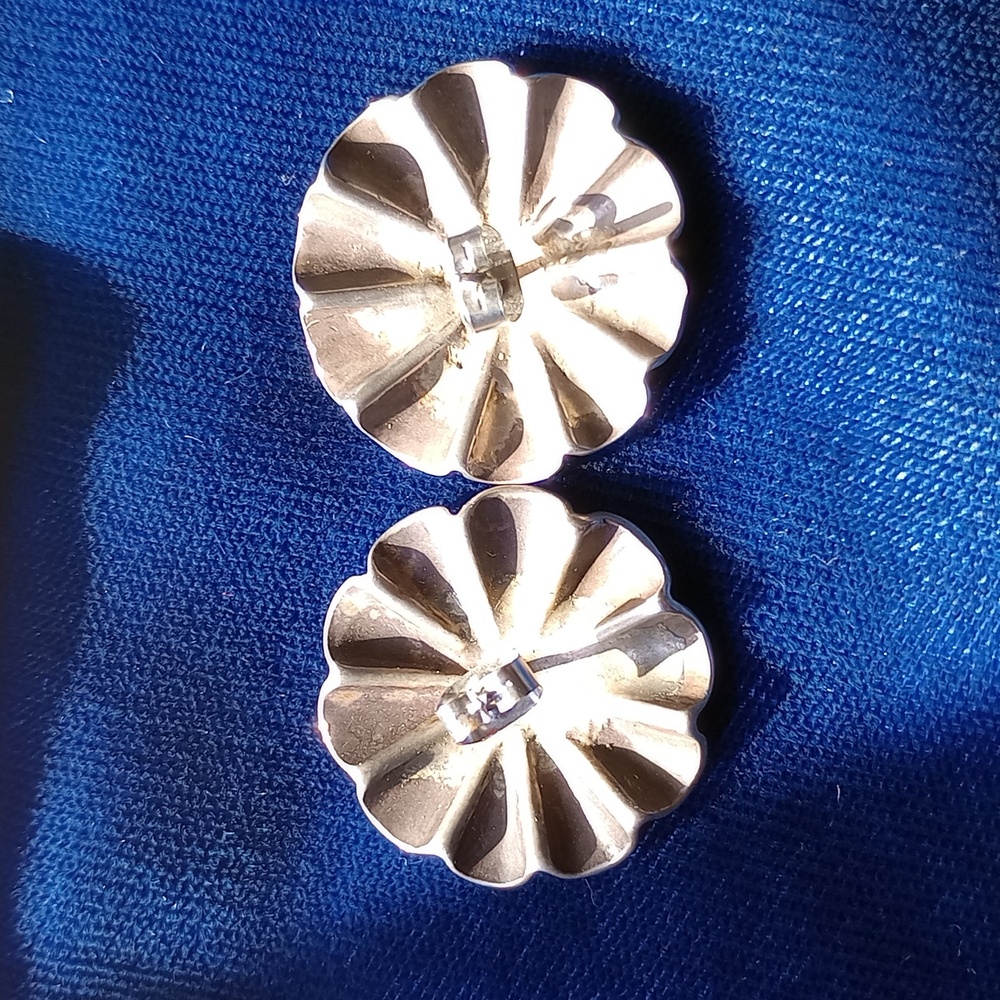 Vintage Silver Floral Shaped Southwestern Stud Earrings - Picture 7 of 13